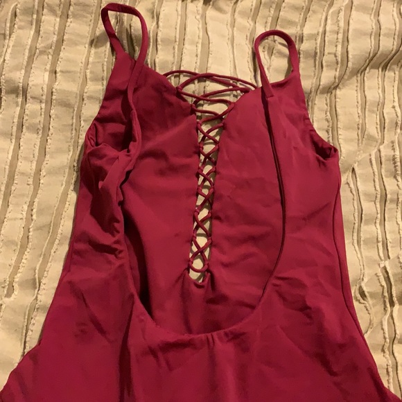 One Piece NWOT - Picture 6 of 7